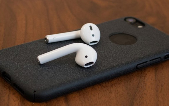 Apples-AirPods-2